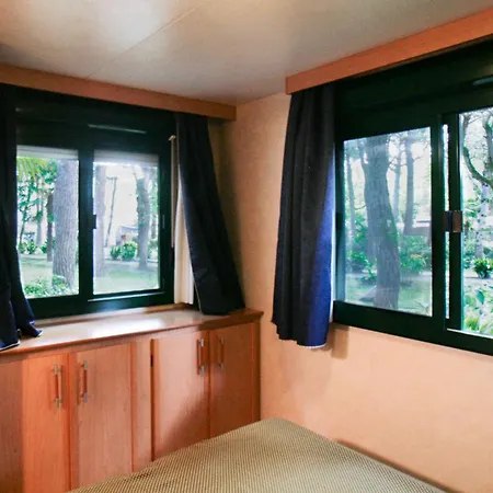 Отель Mobilehomes In 50786